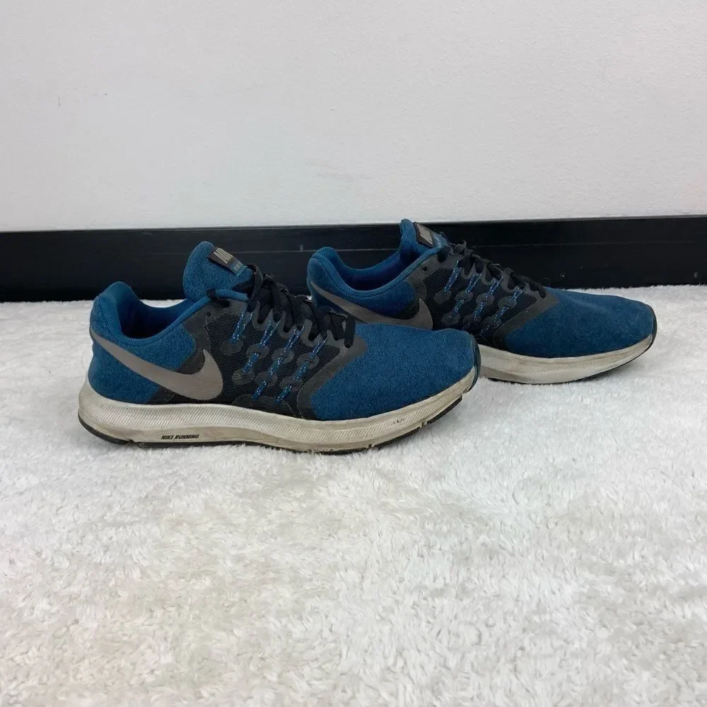 Nike run swift